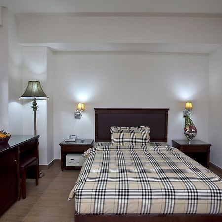 La Rose Hotel Sylhet Buitenkant foto