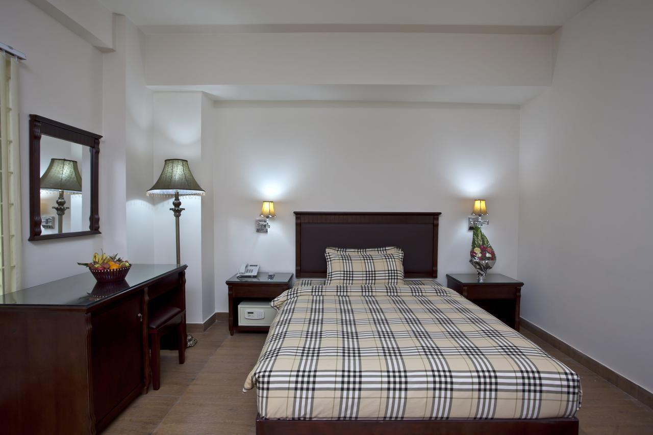La Rose Hotel Sylhet Buitenkant foto