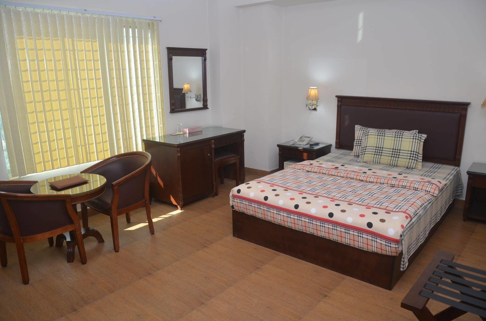 La Rose Hotel Sylhet Buitenkant foto